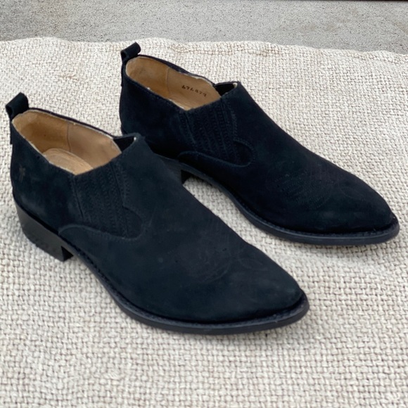 Frye Billy round toe black suede shooties - Picture 2 of 12
